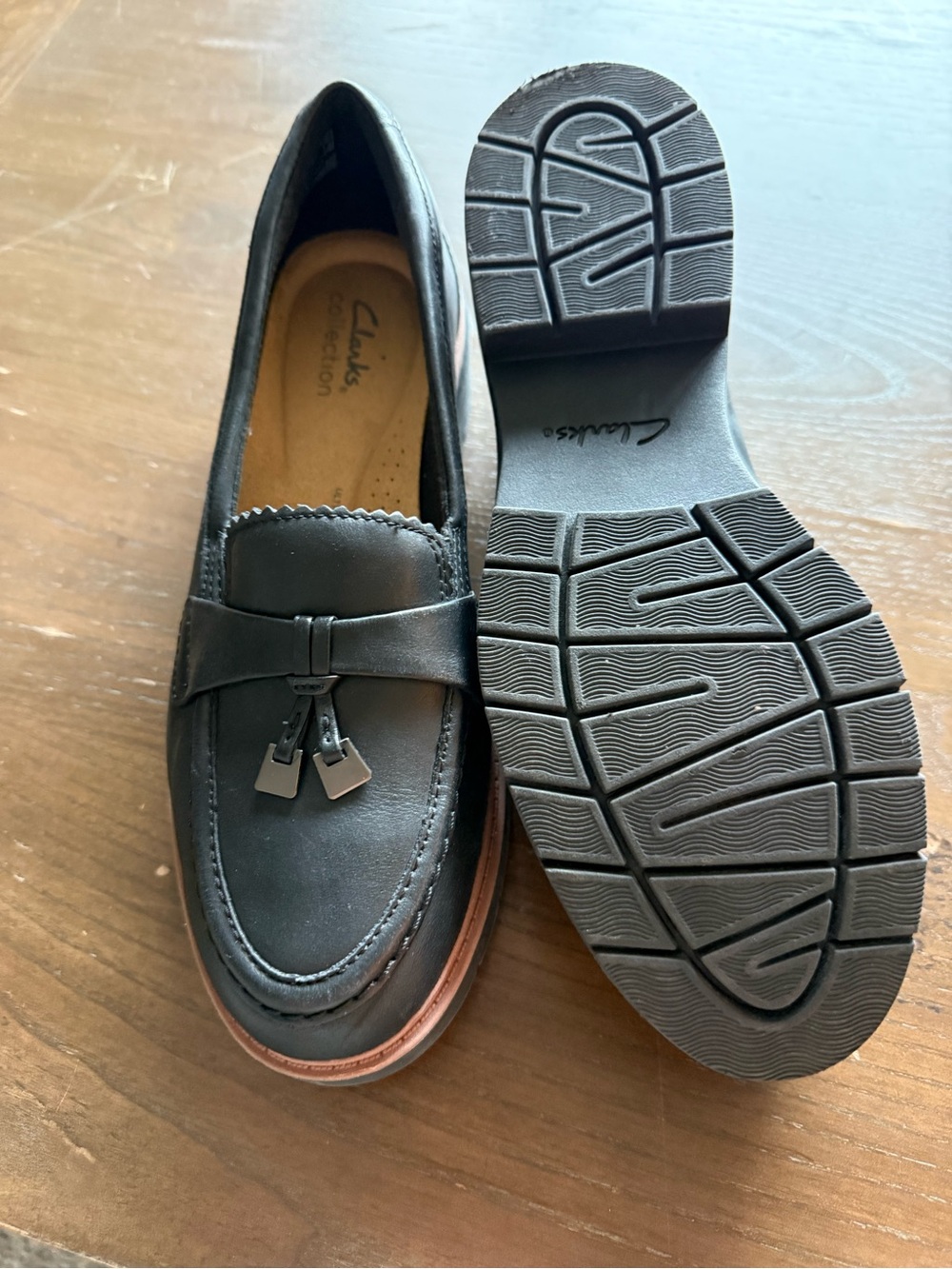 Clarks Collection Black Leather Tassel Loafers Women’s Size 8 - Picture 4 of 5
